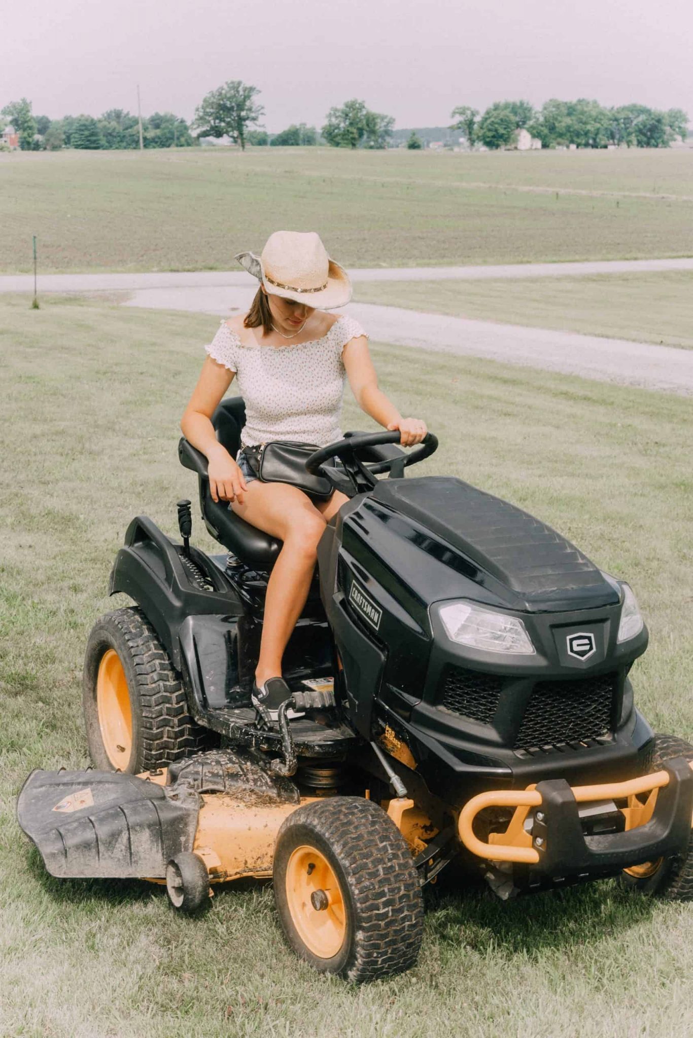 How to Adjust Belt Tension on Riding Lawn Mower • ThreeTwoHome